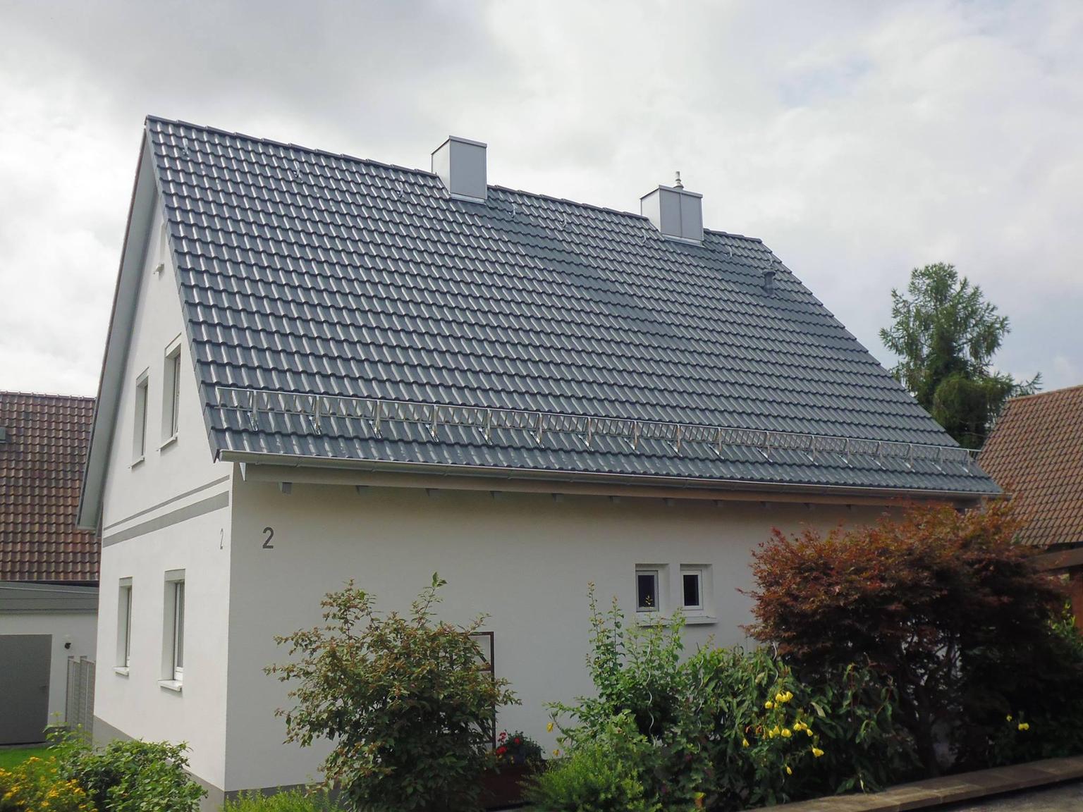 Wohnhaus mit sanierter Dacheindeckung in Coburg