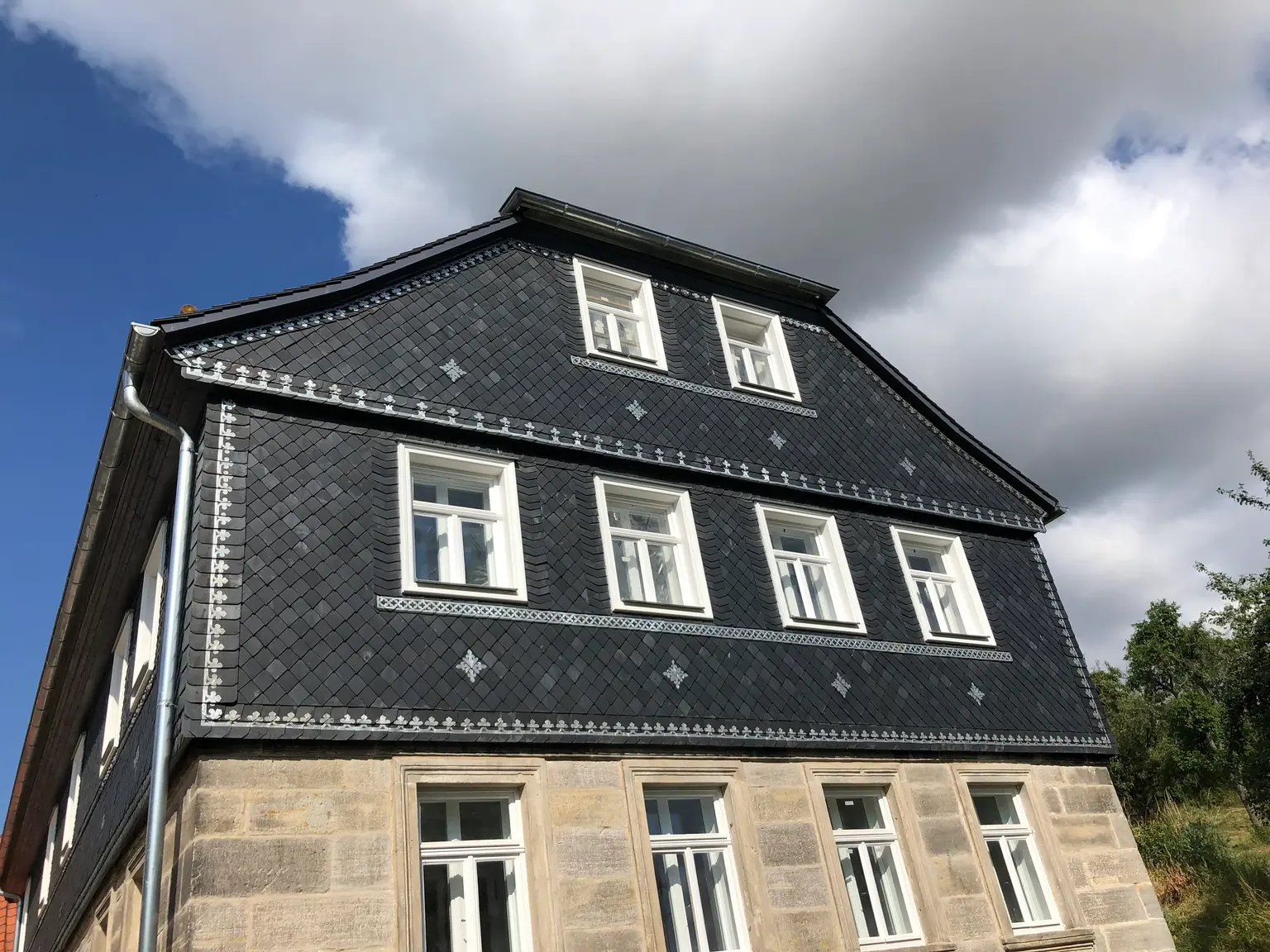 Schieferfassade – Wunder Bedachungen Coburg