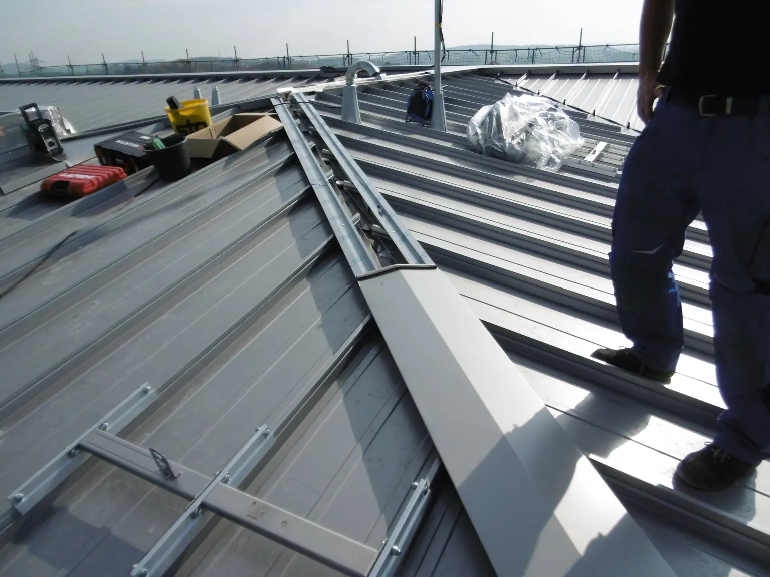 ASB Weidach – Dachdecker bei der Montage